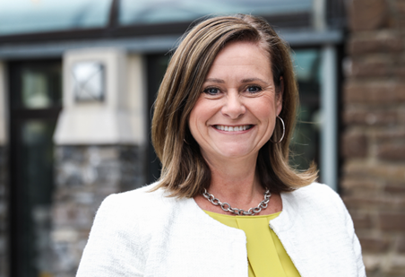 Headshot of Linda Apsey